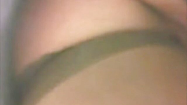 黒人女性巻き毛とアジアの弄のベッド 女の子 専用 エッチ 動画