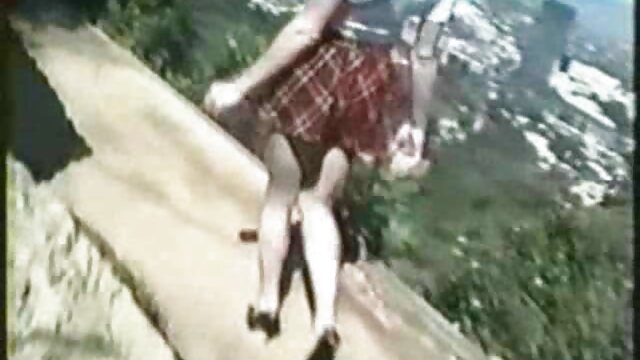 リアルシーンで選ばれた大きな目のカジュアルな舐めと接吻のチンポ 動画 sex 女性