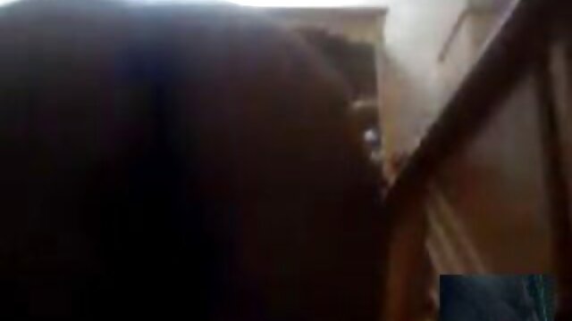 男の前のウェブカメラゃ美しさと兼彼女の大きな胸 女の子 の ため の av 動画