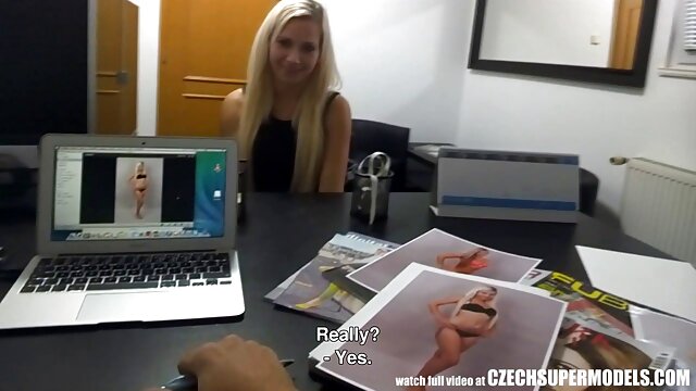 森の中の成熟した女性は黒人男性と性交します 女の子 av 動画
