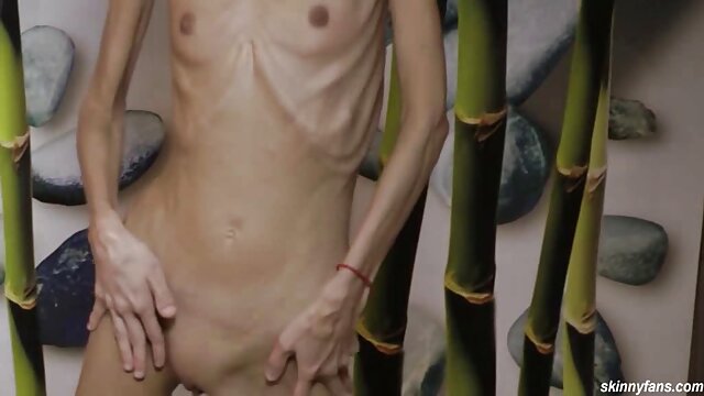 金髪の女性とメガネのインタビュー若い女の子と持ち上げた彼女のセックス セックス 動画 女の子 向け