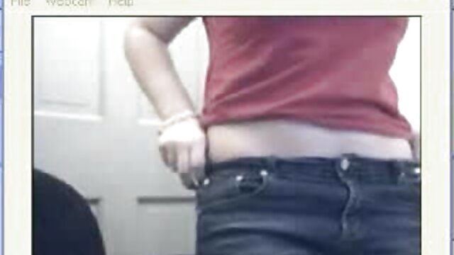 男は台所で白いドレスで彼のガールフレンドの膣を舐め、膣内でそれを噛む エッチ 動画 女性