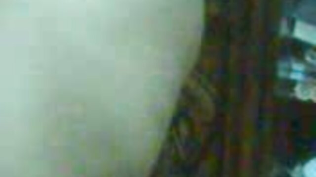 二つの巨乳レズビアンcums loveh 動画