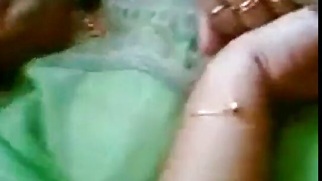 黒い人はへそをこする 女の子 の ため の エッチ な 動画