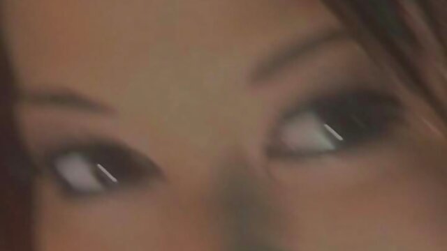 売春婦は喜んで老人とポルノ映画に出演しました セックス 動画 女の子 向け