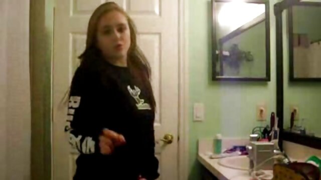薄いスカートは非常に飲み込むカップルのコックの床 女の子 向け 無料 エッチ 動画
