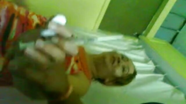 トップハット厚い厚い下衆野郎に座って長い髪を持つ母 女の子 の エッチ な 動画