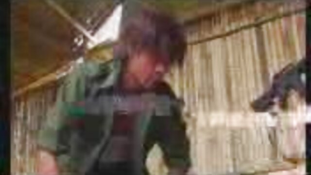 ベッドの上で異なるポーズでクソ男とArella loveh 動画 Ferrera